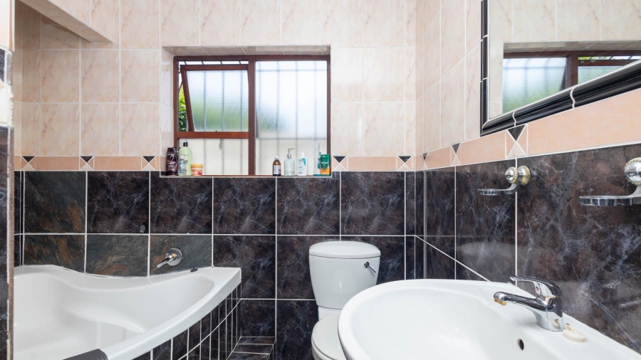 3 Bedroom Property for Sale in Parklands Western Cape